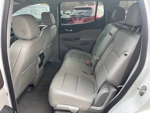 Used 2023 GMC Acadia SLT image 18