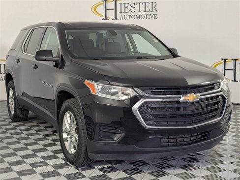 Used 2021 Chevrolet Traverse LS image 2