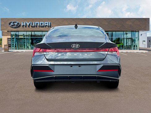 New 2025 Hyundai Elantra SEL image 6
