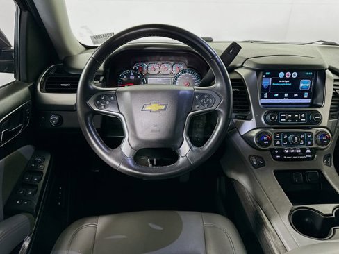 Used 2015 Chevrolet Suburban LT image 25