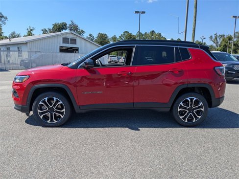 Used 2023 Jeep Compass Limited image 7