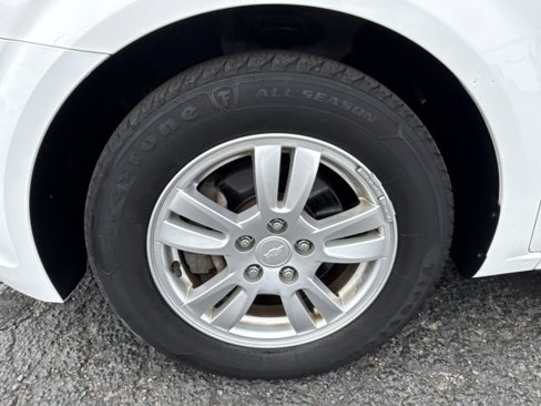 Used 2013 Chevrolet Sonic LT image 17