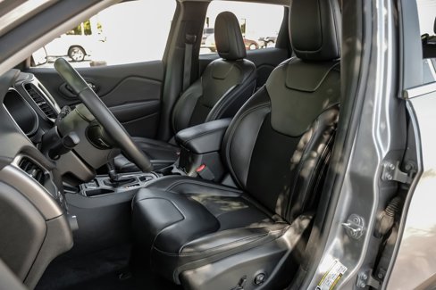 Used 2019 Jeep Cherokee Latitude Plus image 8