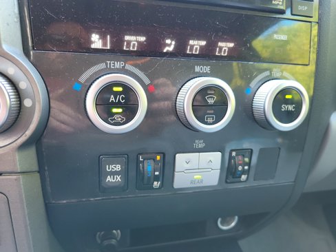 Used 2010 Toyota Sequoia Platinum image 26