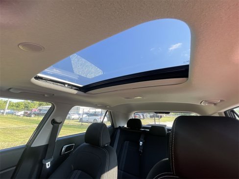 Used 2023 Hyundai Venue SEL image 21