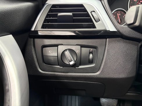 Used 2018 BMW 330i xDrive Sedan image 41