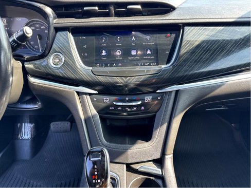Used 2021 Cadillac XT6 Premium Luxury image 16