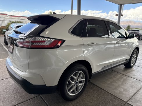 Used 2022 Ford Edge SEL w/ Convenience Package image 4