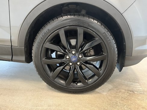Used 2018 Ford Escape SE w/ SE Sport Appearance Package image 12