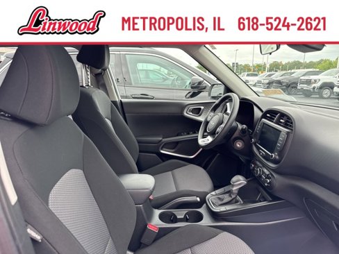 Used 2023 Kia Soul LX image 8