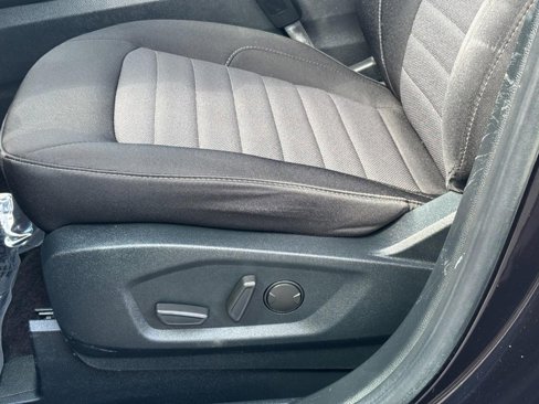 Used 2020 Ford Edge SE image 30