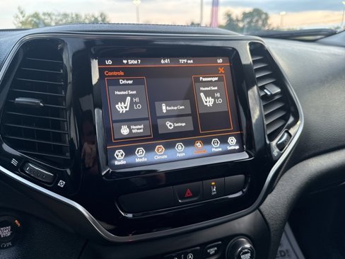Used 2022 Jeep Cherokee Limited image 26