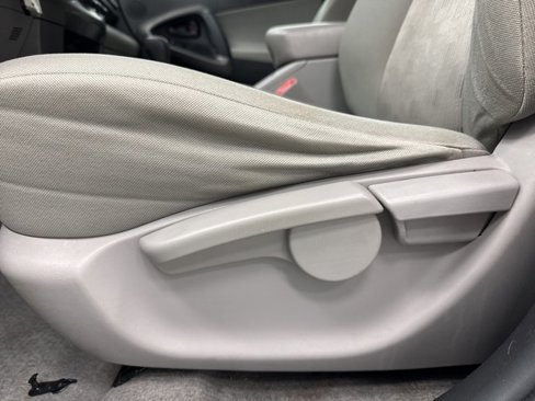 Used 2012 Toyota RAV4 FWD image 10