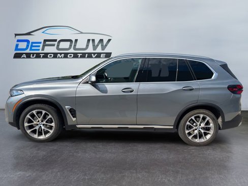 Used 2024 BMW X5 xDrive40i w/ Premium Package image 19