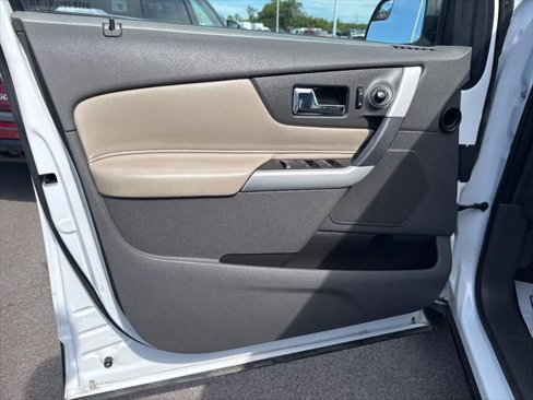 Used 2014 Ford Edge SE image 14
