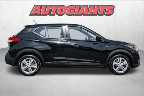 Used 2020 Nissan Kicks S image 6