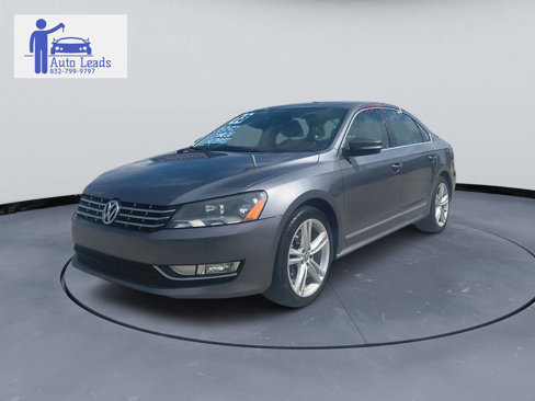Used 2013 Volkswagen Passat TDI SEL Premium image 3