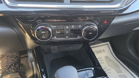New 2025 Chevrolet Trax RS image 19