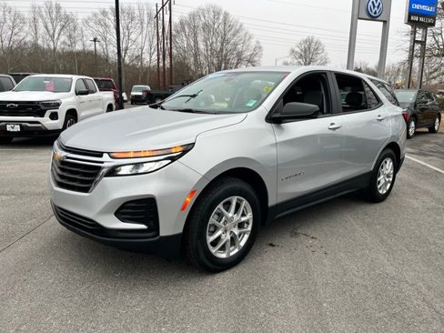 Used 2022 Chevrolet Equinox LS w/ LS Convenience Package image 2