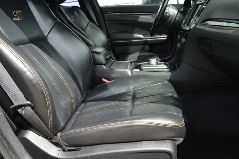 Used 2016 Chrysler 300 S image 19