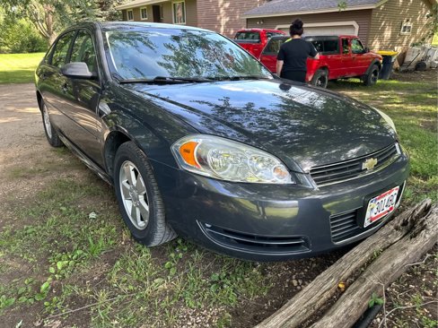 Used 2009 Chevrolet Impala LT w/ Luxury Edition Package image 3
