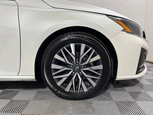 Used 2023 Nissan Altima 2.5 SV image 10