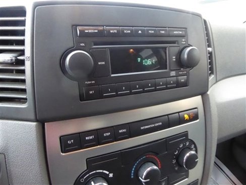 Used 2005 Jeep Grand Cherokee Laredo w/ Cargo Convenience Group image 10