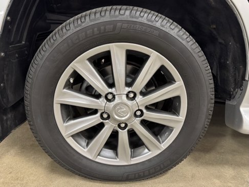 Used 2011 Lexus LX 570 4WD image 43