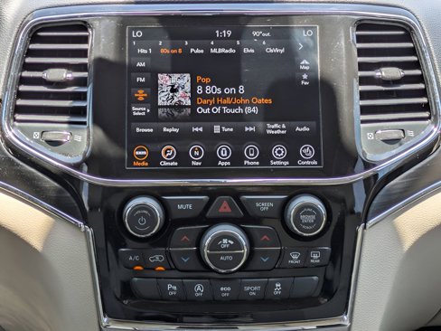 Used 2022 Jeep Grand Cherokee Limited image 17