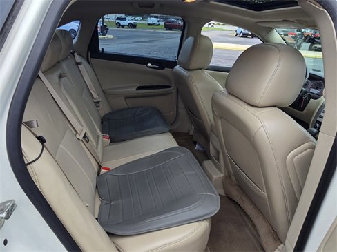 Used 2009 Chevrolet Impala SS w/ Convenience Package image 13