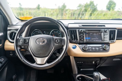Used 2016 Toyota RAV4 XLE image 16