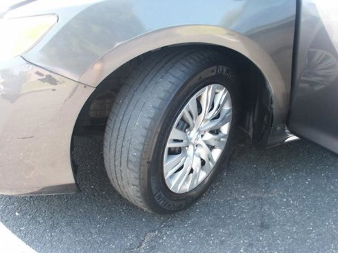 Used 2013 Toyota Camry LE image 15