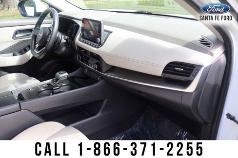 Used 2023 Nissan Rogue SV image 36