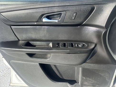Used 2016 Chevrolet Traverse LT image 12