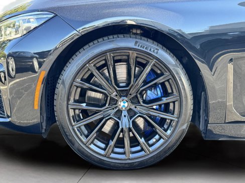 Used 2022 BMW 750i xDrive w/ Executive Package image 60