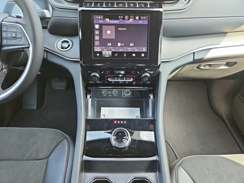 New 2025 Jeep Grand Cherokee L Altitude image 11
