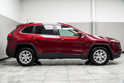 Used 2016 Jeep Cherokee Latitude w/ Comfort/Convenience Group image 6