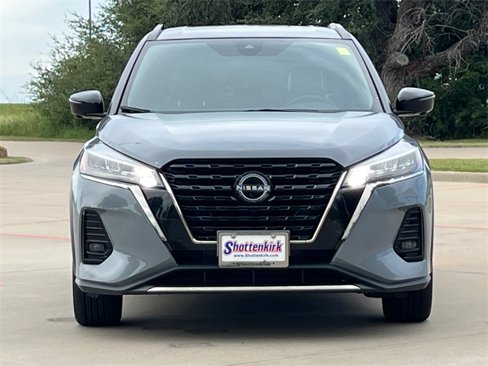 Used 2023 Nissan Kicks SR w/ SR Premium Package image 2