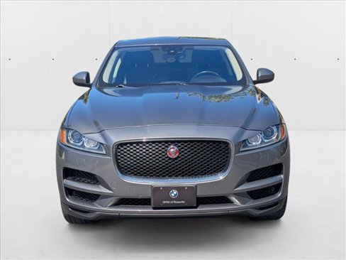 Used 2017 Jaguar F-PACE Prestige image 2