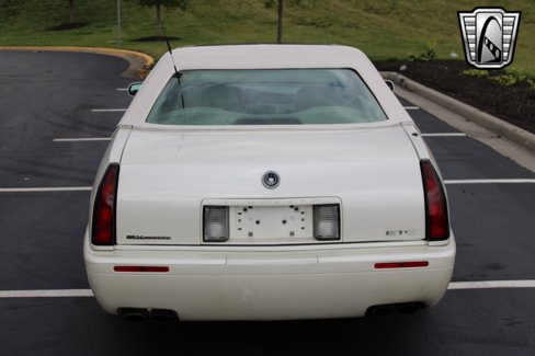 Used 2002 Cadillac Eldorado Touring w/ Preffered Equipment Group image 4