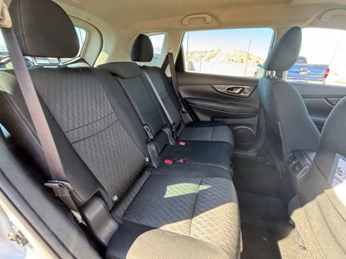 Used 2018 Nissan Rogue S image 37