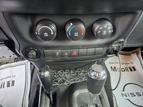Used 2013 Jeep Wrangler Unlimited Sport image 31