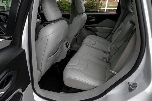 Used 2021 Jeep Cherokee Limited image 48