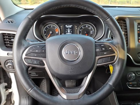 Certified 2019 Jeep Cherokee Latitude w/ Cold Weather Group image 11