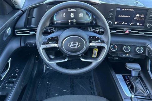 Certified 2024 Hyundai Elantra SE image 15