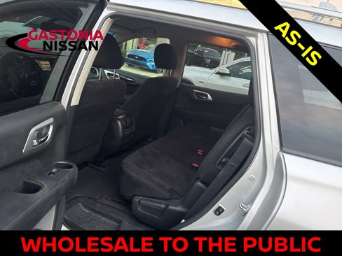 Used 2015 Nissan Pathfinder SV image 8