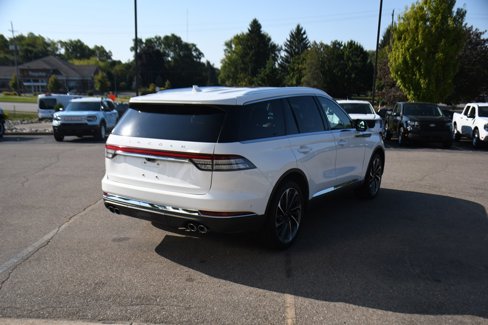 Used 2020 Lincoln Aviator Reserve w/ Equipment Group 202A image 6