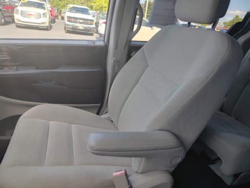 Used 2016 Dodge Grand Caravan SE w/ Quick Order Package 29E SE image 10