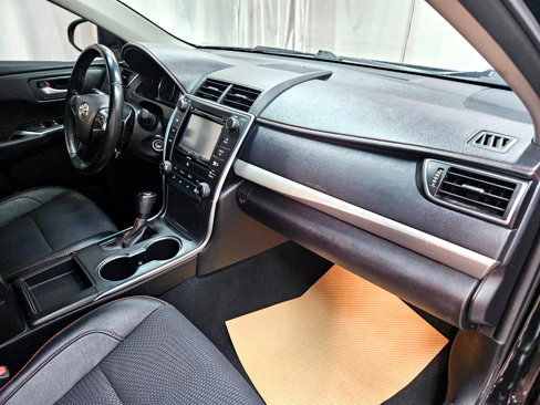 Used 2017 Toyota Camry LE image 17