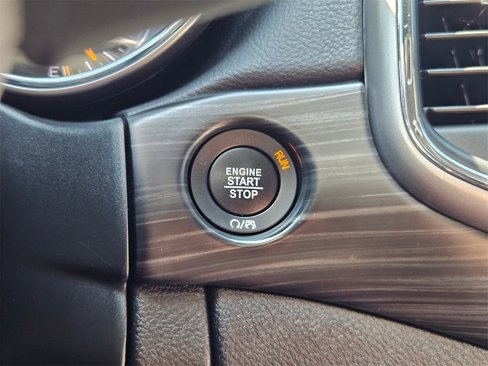 Used 2021 Jeep Grand Cherokee Laredo image 16